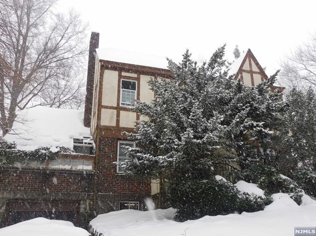 52 Burlington Rd, Tenafly, NJ 07670