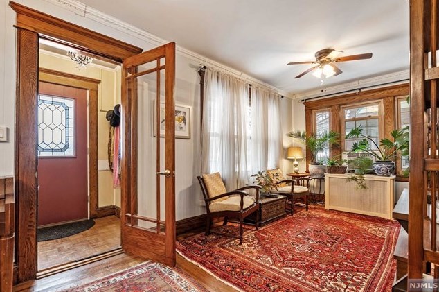 204 Cranford Pl, Teaneck, NJ 07666