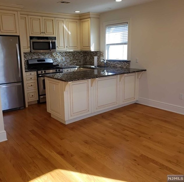 231 Wallington Ave #2, Wallington, NJ 07057
