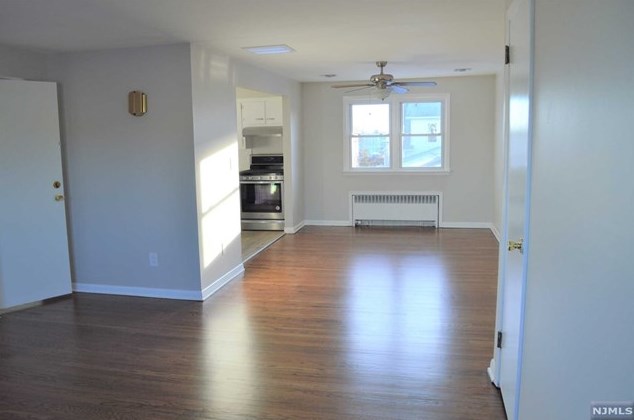 322 Kingsland Ave #2, Lyndhurst, NJ 07071