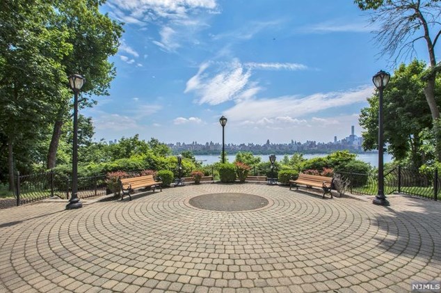 7855 Boulevard E #6b, North Bergen, NJ 07047