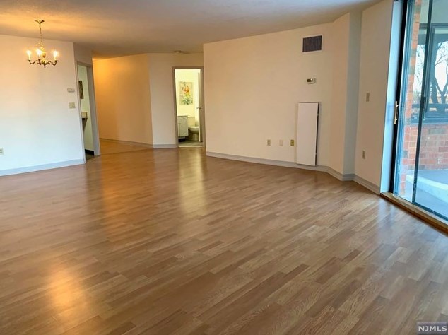 319 Harmon Cove Tower, Secaucus NJ  07094-1730 exterior