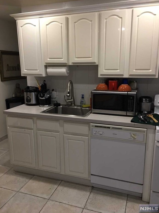 270 Moore St #be, West Fort Lee, NJ 07024