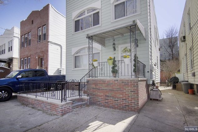 16 Terrace Ave #201, Jersey City, NJ 07307