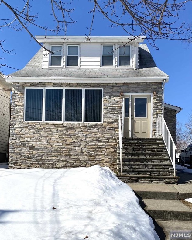 717 1st St, Lyndhurst, NJ 07071