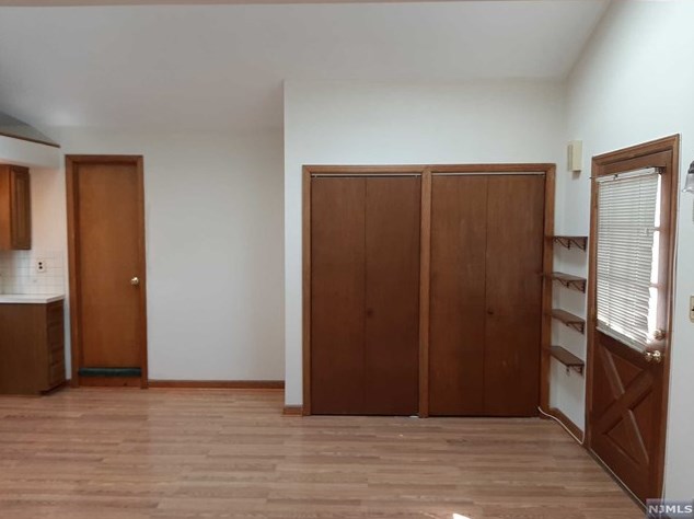 69 Greenwich St, Bergenfield, NJ 07621