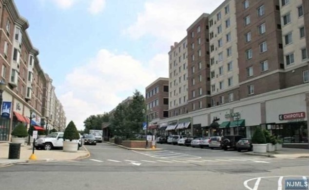 5409 City Pl, Edgewater, NJ 07020