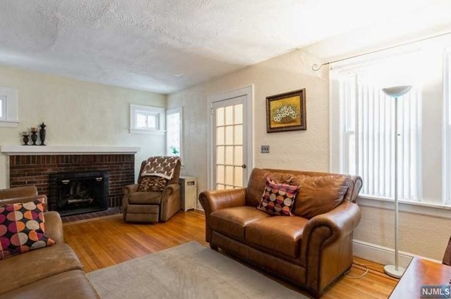 974 Garrison Ave, Teaneck, NJ 07666