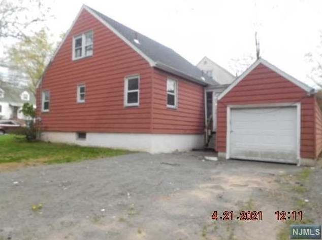38 Livingston Pl, Teaneck, NJ 07666