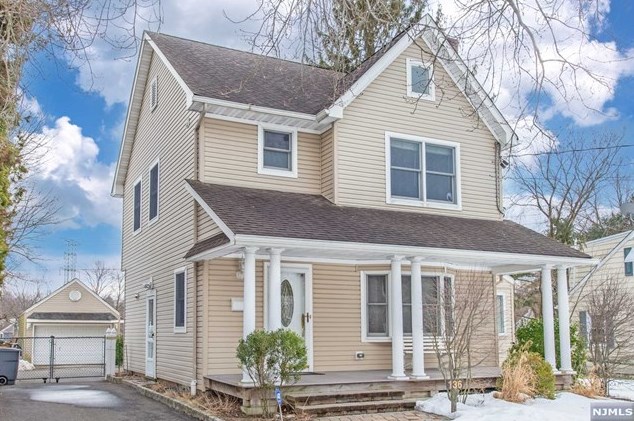 136 Johnson Ave, Mahwah, NJ 07430