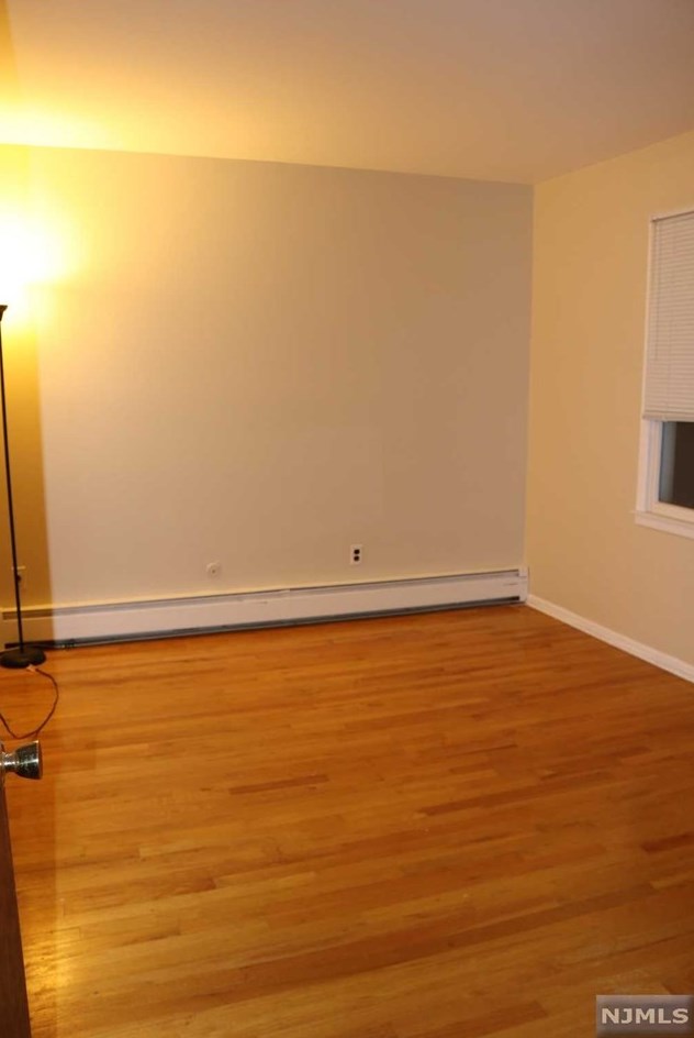 361 E 54th St #2, Elmwood Park, NJ 07407