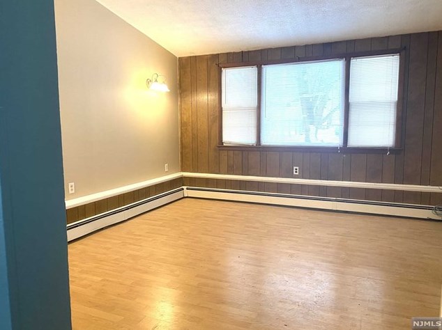 112 Stuyvesant Ave #l, Lyndhurst, NJ 07071