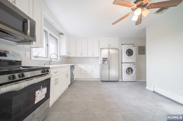 453 4th St, Palisades Park, NJ 07650