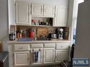 113 72nd St, North Bergen, NJ 07047