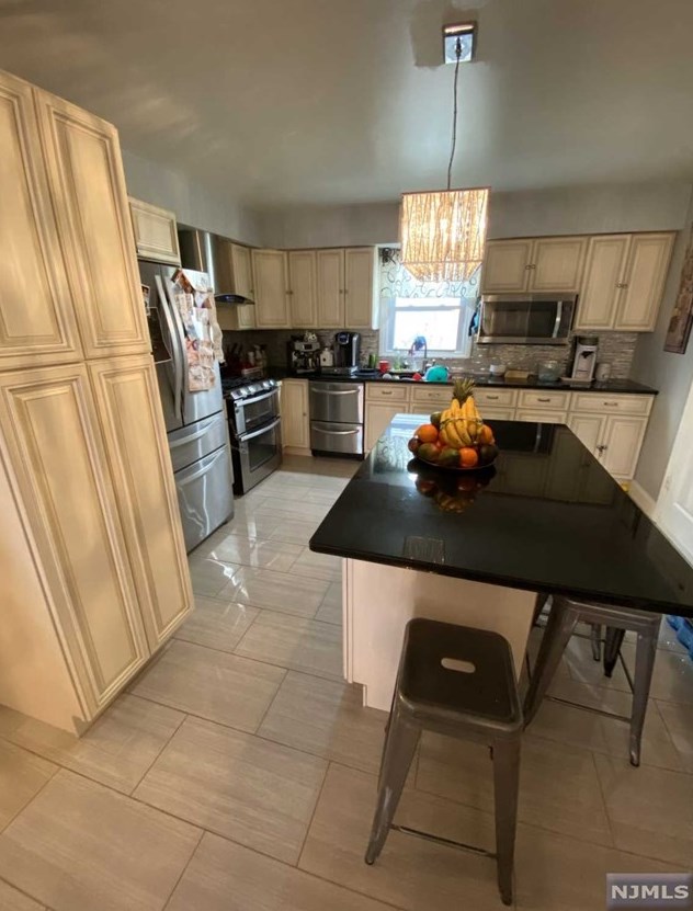 32 Cedarhurst Ave #1, West Paterson, NJ 07424