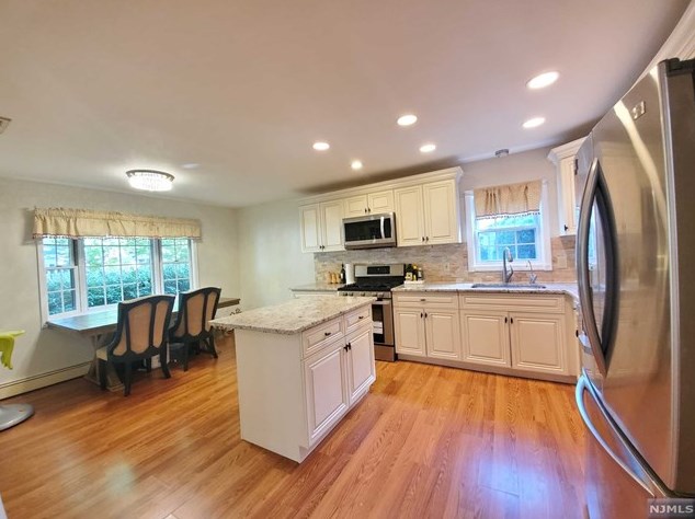 211 Essex St, Oradell, NJ 07649