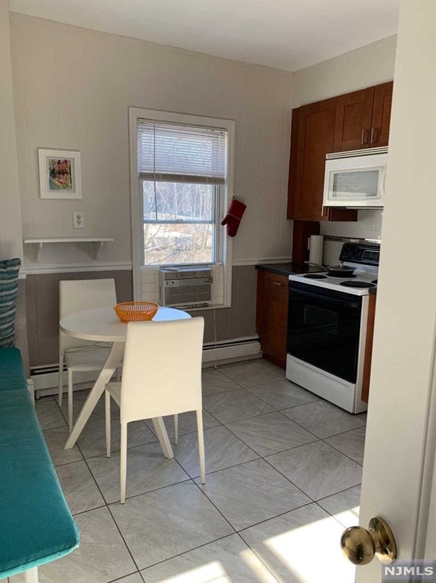 95 N Dean St #1, Englewood, NJ 07631