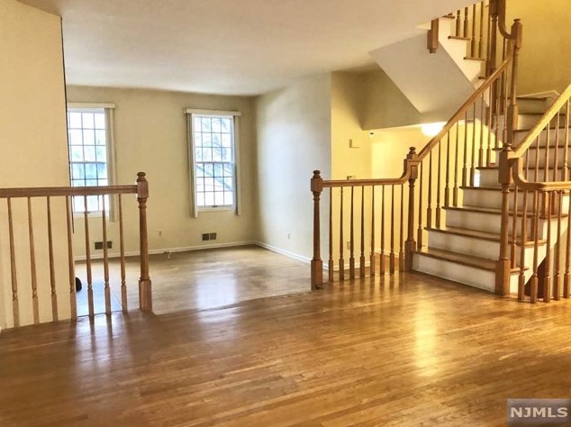 11 Tanager Ct, Wayne NJ 07470-8422 exterior