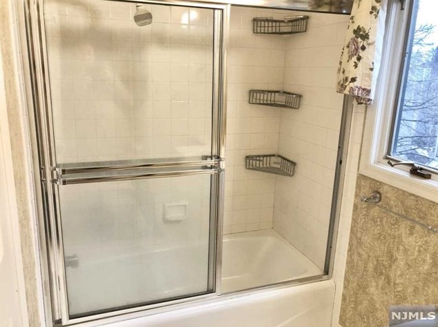 11 Tanager Ct, Wayne NJ 07470-8422 exterior