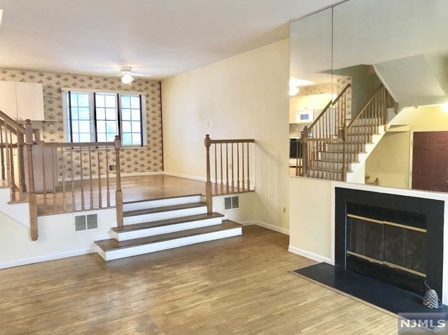 11 Tanager Ct, Wayne, NJ 07470-8422