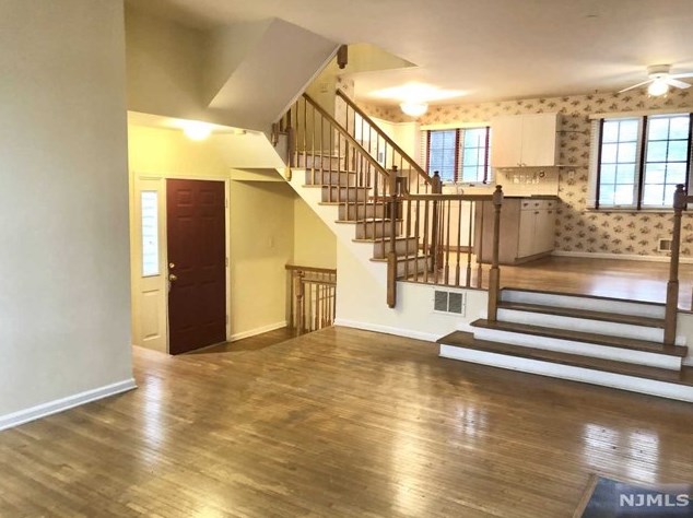 11 Tanager Ct, Wayne NJ 07470-8422 exterior