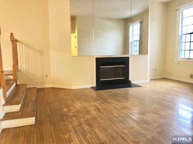 11 Tanager Ct, Wayne NJ 07470-8422 exterior