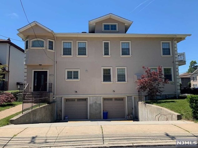 400 E 54th St #b, Elmwood Park, NJ 07407