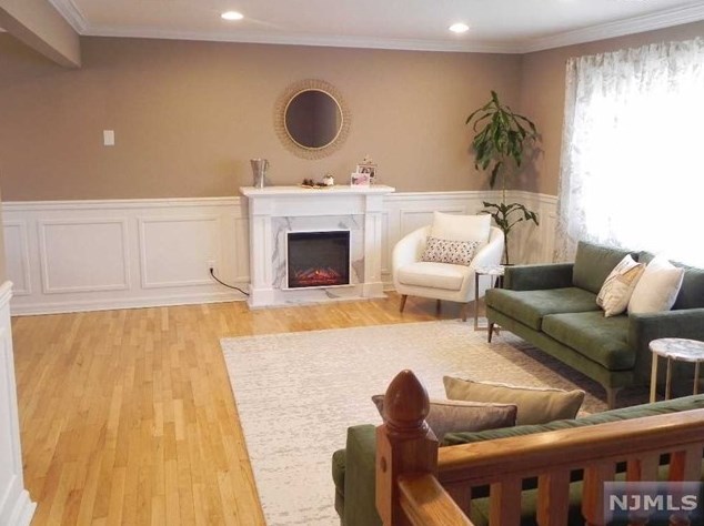 16 Mariani Dr, Little Ferry, NJ 07643