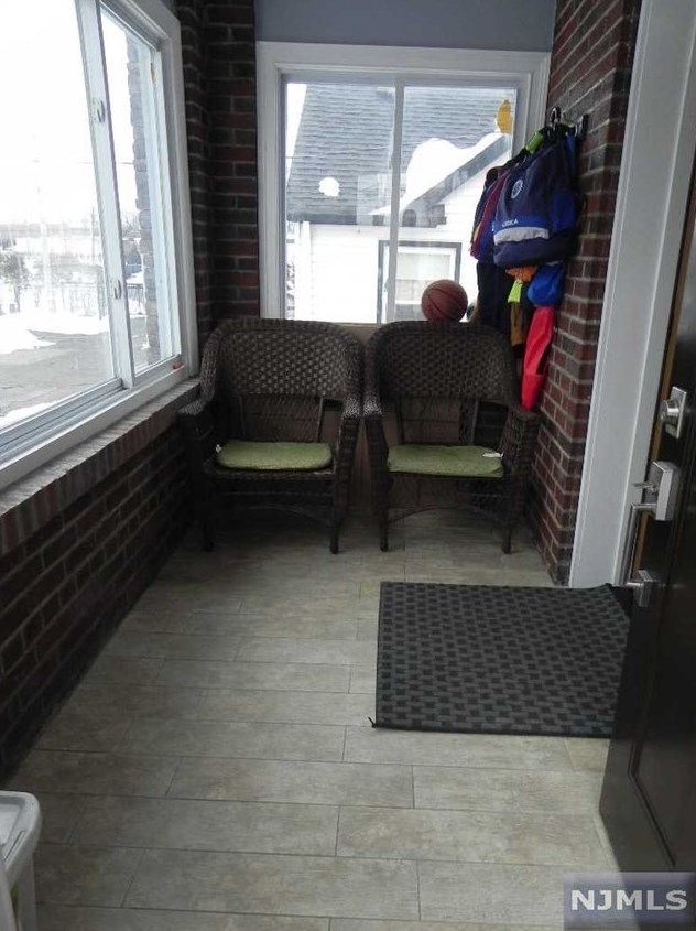 20 Louis St, Little Ferry, NJ 07643-2061