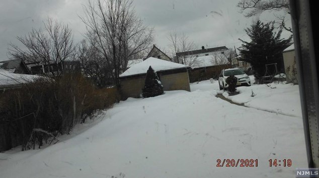 325 Milburn Ave, Lyndhurst, NJ 07071-2217