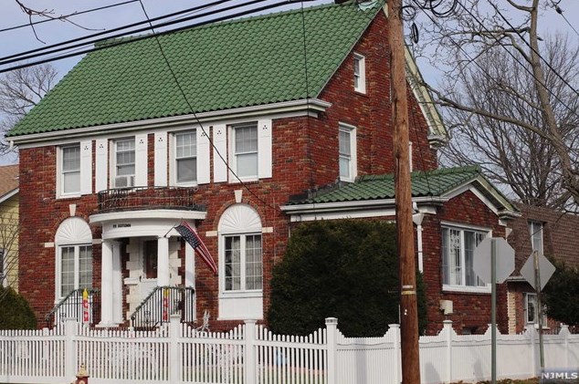 99 Autumn St, Lodi, NJ 07644-3105