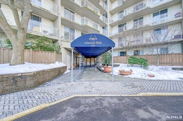 1055 River Rd #609, Edgewater, NJ 07020