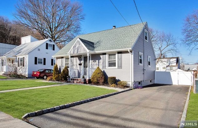 234 Edison St, Clifton, NJ 07013-1358