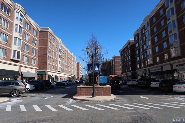2301 City Pl, Edgewater, NJ 07020