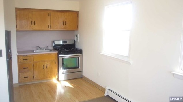 336 Totowa Rd, Paterson NJ  07512-2660 exterior