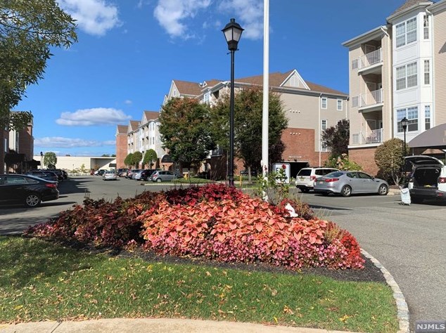 254 Cory Ln, Elmwood Park, NJ 07407