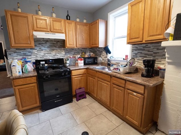 41 Winans Ave, Newark, NJ 07108-2031