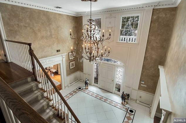 511 Hampton Hill Rd, Franklin Lakes, NJ 07417
