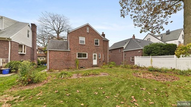 1115 Edgewood Ln, West Fort Lee, NJ 07024-4228