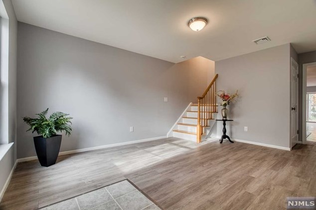 462 W Anderson St, Hackensack, NJ 07601