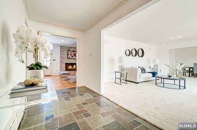 38 Glen Hook Rd, Hillsdale, NJ 07642-1007