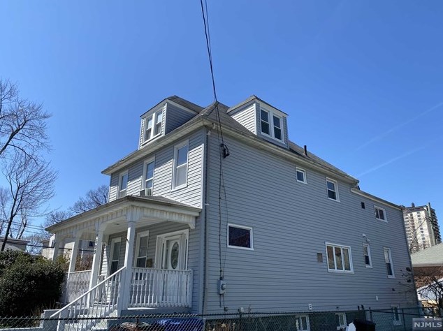1599 Gerome Ave, West Fort Lee, NJ 07024
