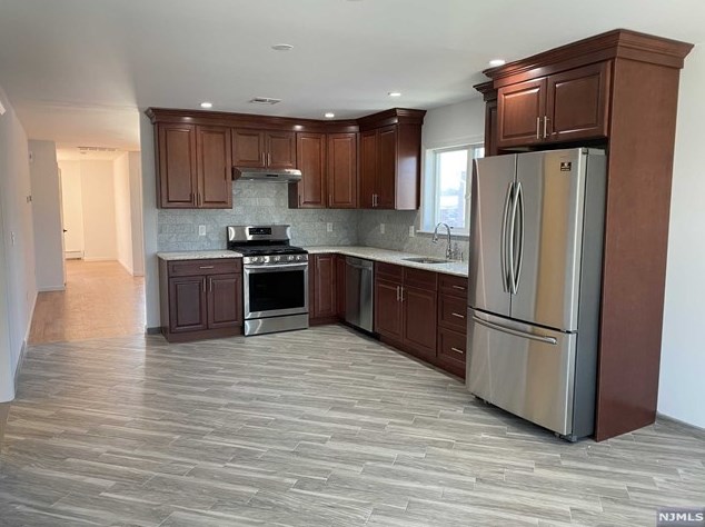 419 2nd Ave, Lyndhurst, NJ 07071