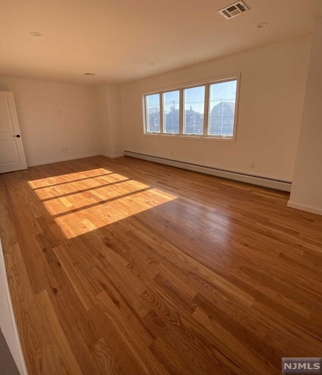 419 2nd Ave, Lyndhurst NJ  07071-1507 exterior