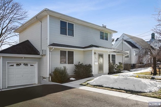 327 N Lanza Ct, Saddle Brook, NJ 07663