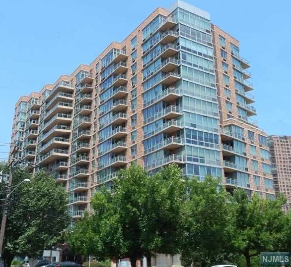 308 Hudson Park #308, Edgewater, NJ 07020