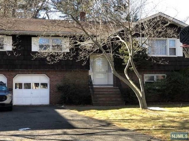 281 Henry St, Paramus, NJ 07652