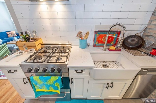 376 Claremont Ave, Montclair, NJ 07042
