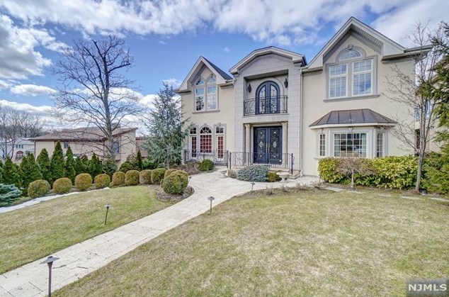 302 Center St, Englewood, NJ 07632