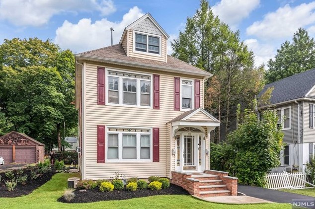 373 Cedar Ave, Ridgewood, NJ 07450